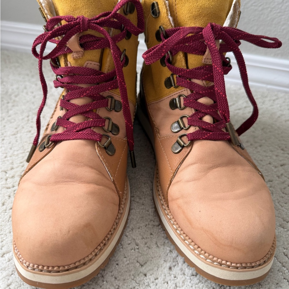 Toms Tan & Mustard Lace-Up Winter Boots with Burgundy Laces - Picture 3 of 6